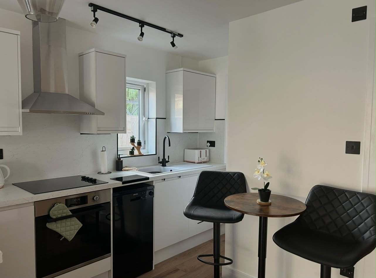 Fully equipped kitchen at Hub 16